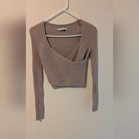Abercrombie & Fitch Tops - Abercrombie & Fitch Ribbed Knit Long Sleeve Crop Top